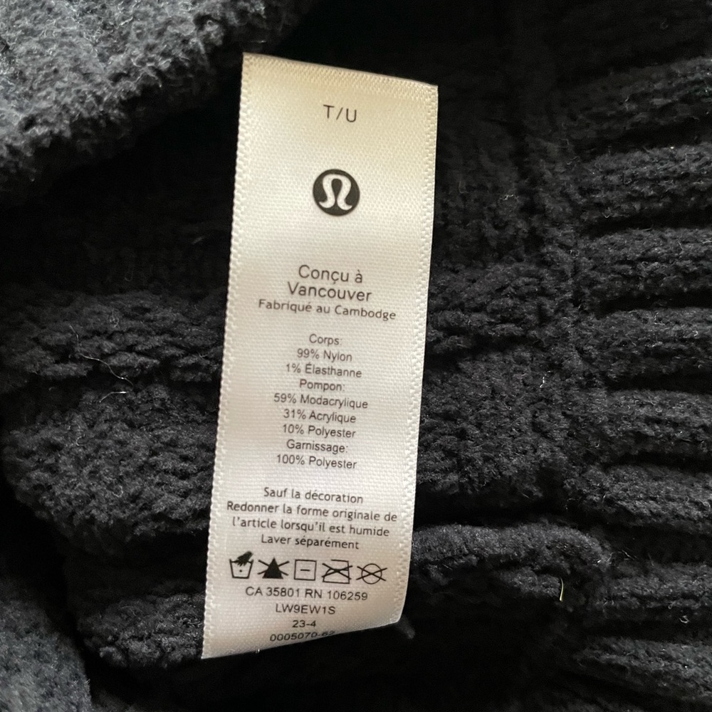NWT Lululemon Women’s Cable Knit Pom Beanie Black - Picture 5 of 9